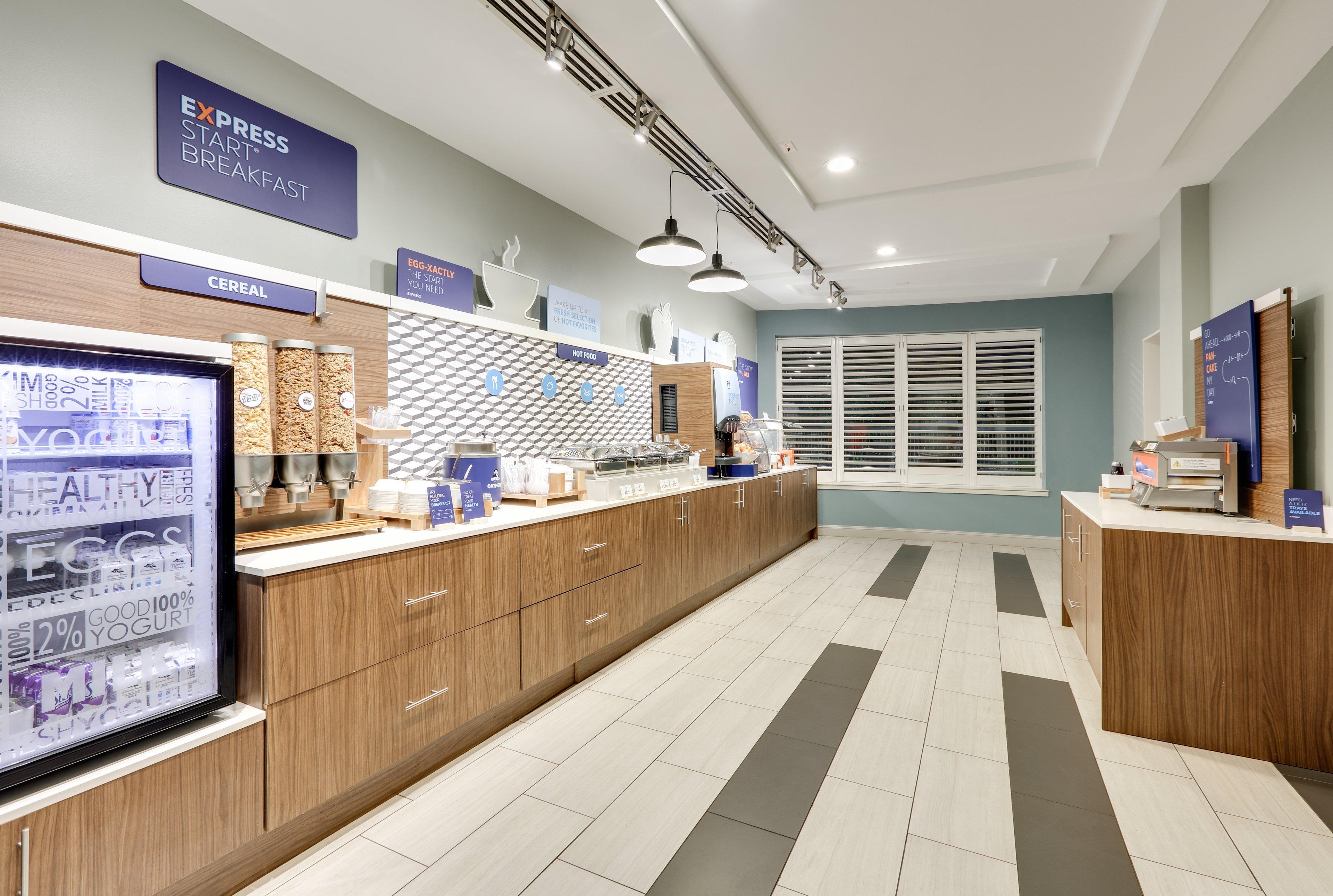 Holiday Inn Express Hotel & Suites Dublin By Ihg Экстерьер фото
