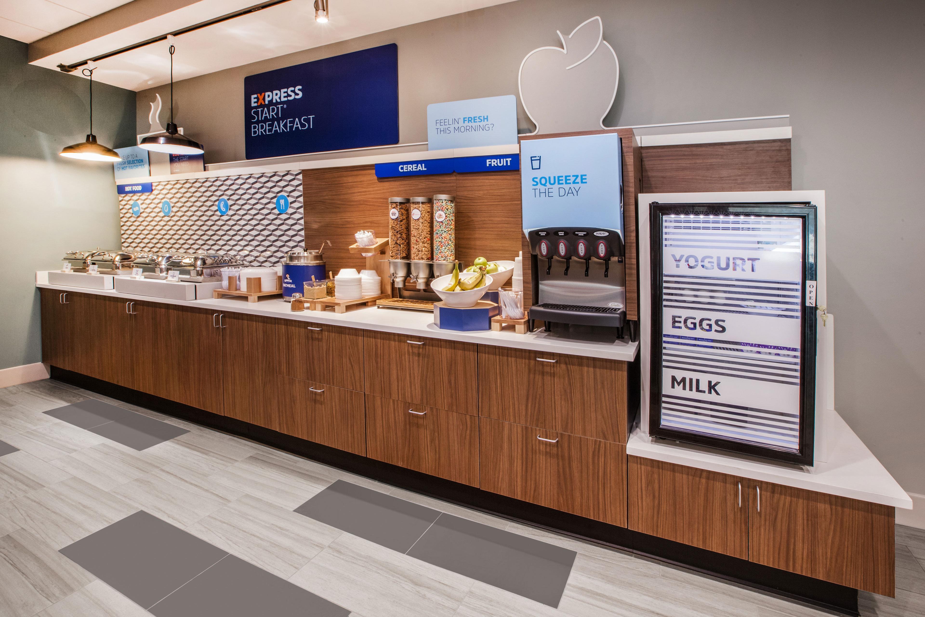 Holiday Inn Express Hotel & Suites Dublin By Ihg Экстерьер фото