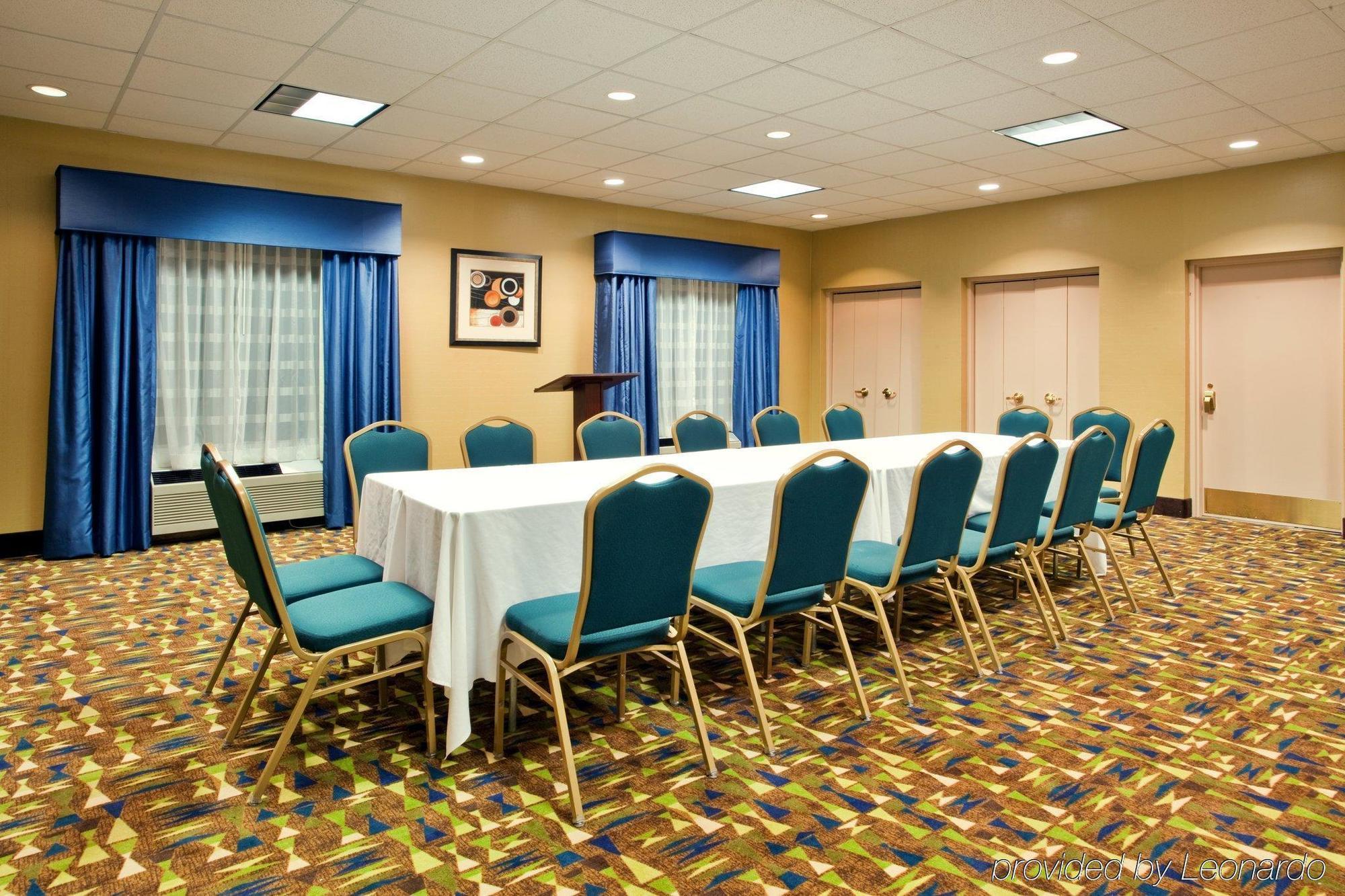 Holiday Inn Express Hotel & Suites Dublin By Ihg Удобства фото