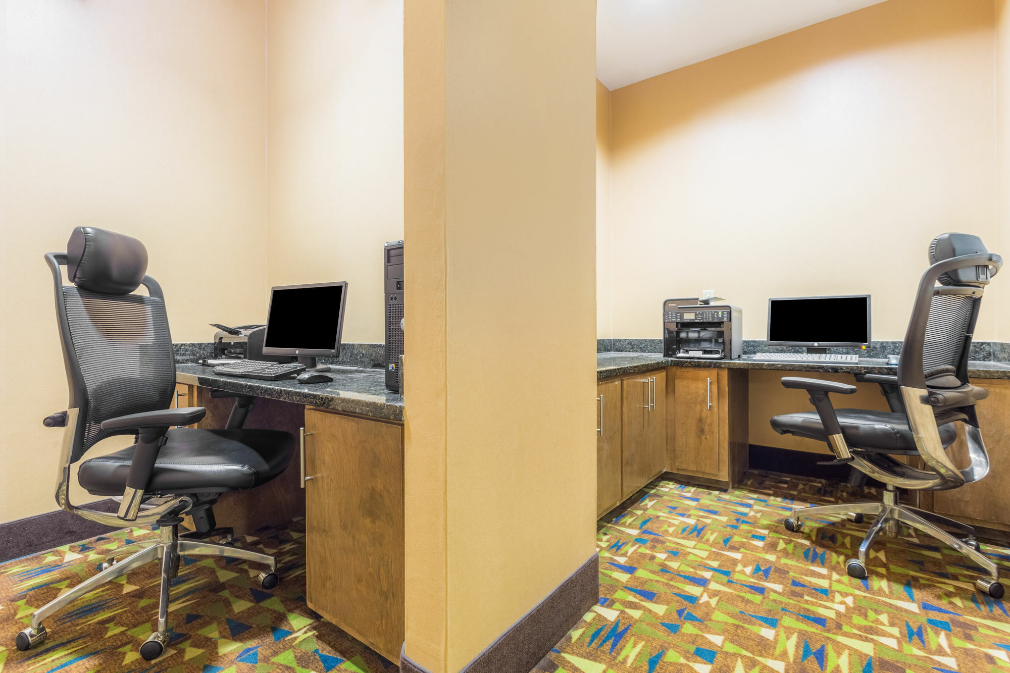 Holiday Inn Express Hotel & Suites Dublin By Ihg Экстерьер фото